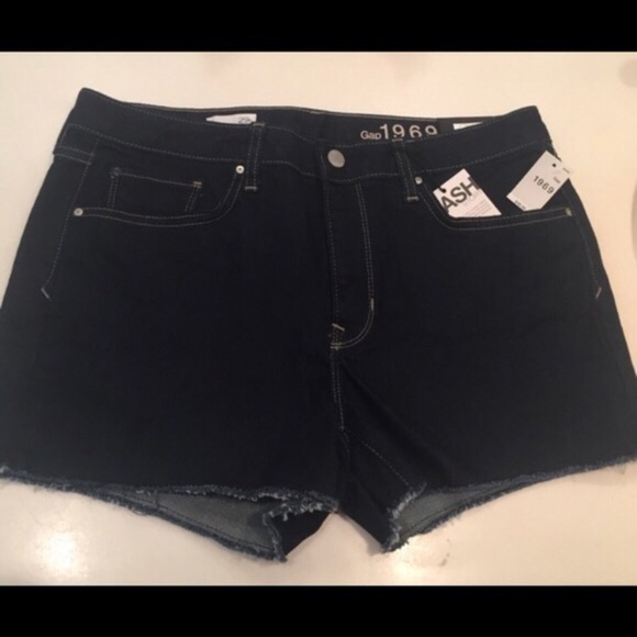NWT GAP Jean Shorts - Picture 1 of 1